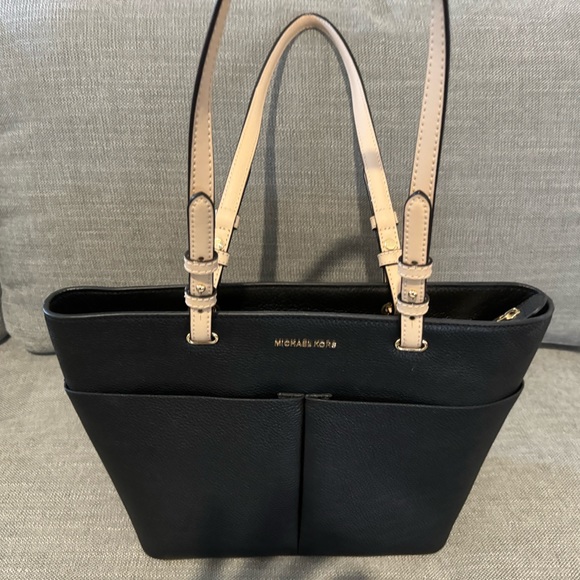 Michael Kors Tote Bag - Picture 3 of 10